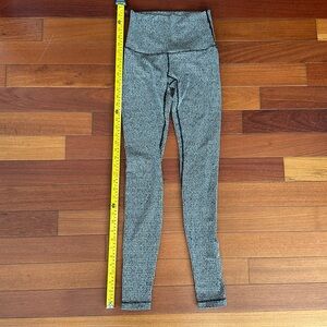 Full length lululemon wunder under leggings size 4